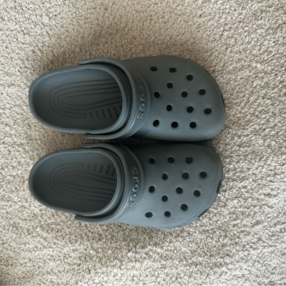 Crocs grey J2